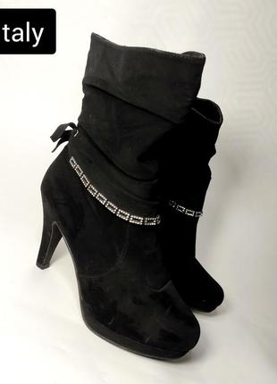 Ботинки женские сапоги черные на каблуке с камнями от бренда italy 40