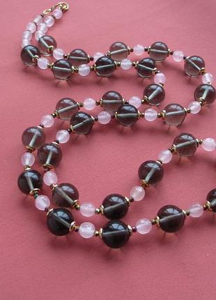 Подовжене кольє рожевий кварц і скло під рахтопаз 90 см3 фото