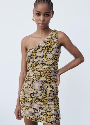 Сукня плаття довжини міні на одне плече в квітковий принт3 фото