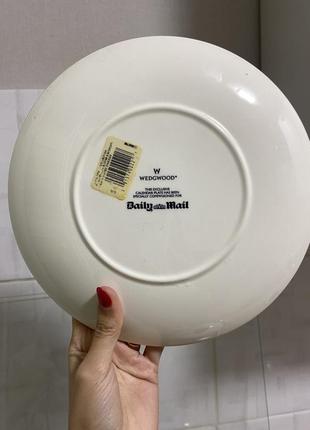 Вінтажна колекційна тарілка королева єлизавета wedgwood bailya mail синя біла 2006 календар