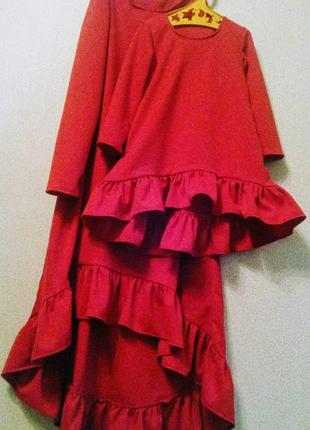 Комплект платьев с шлейфом и воланом фемели лук мама дочка