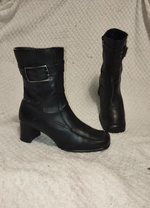 Р. 39 натуральні шкіряні жіночі чоботи, чобітки, напівчоботи1 фото