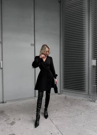 Платье короткое однонтонное на длинный рукав на завязке свободного кроя качественная, стильная трендовая черная5 фото