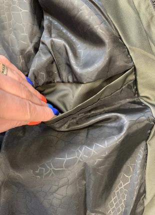 Брендовая ветровка