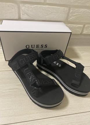 Сандалі guess