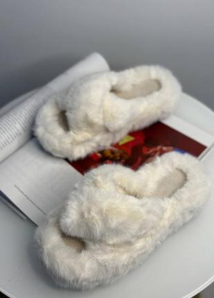 Тапки домашні вʼєтнамки капці шльопанці тапочки з відкритим носком  пухнасті теплі молочні білі9 фото