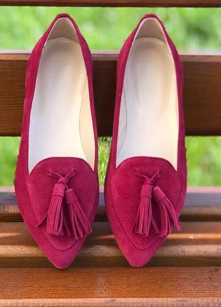 Балетки туфлі з гострим носком з кісточками з натуральної замші , шкіри без каблука