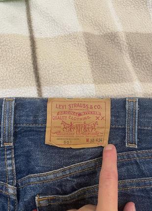 Original джинсы levi’s 501 w30 l34. на пуговицах. состояние идеальное.4 фото