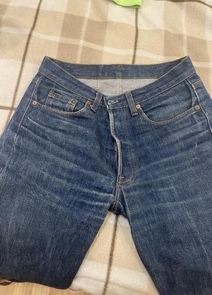 Original джинсы levi’s 501 w30 l34. на пуговицах. состояние идеальное.6 фото