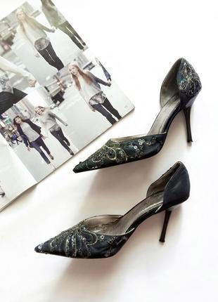 Черные туфли-лодочки с вышитыми цветами unze1 фото