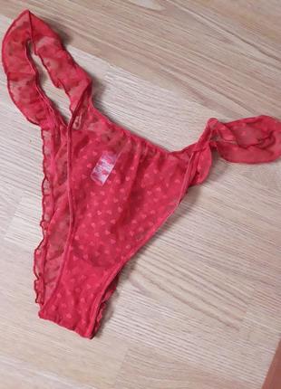 Красивые кружевные трусики в сердечки с рюшами