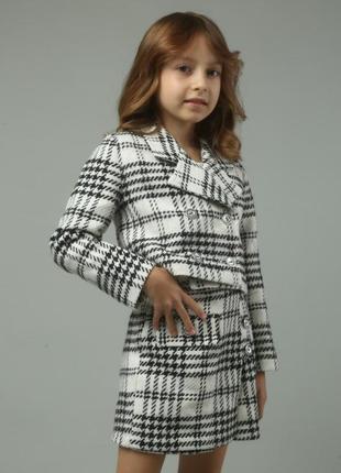 Теплый твидовый костюм для девочки подростка пиджак + юбка шорты молочный в стиле шаннель6 фото