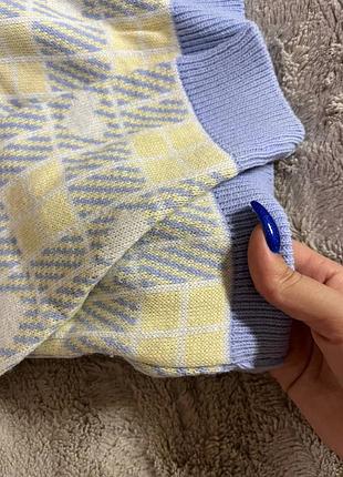 Светр в сердечка