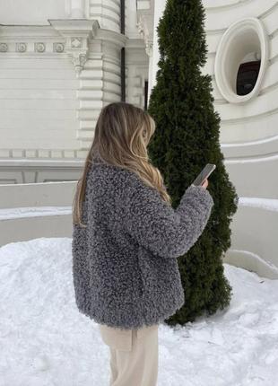 Стильна,  якісна, мякенька та тепленька шубка барашек з довгим ворсом , всередині підкладка стьобана плащівка канада,  150 силікон ,білий, беж, графіт5 фото