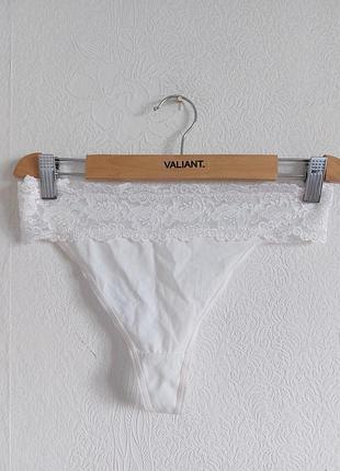 Базові трусики-стринги з мереживом