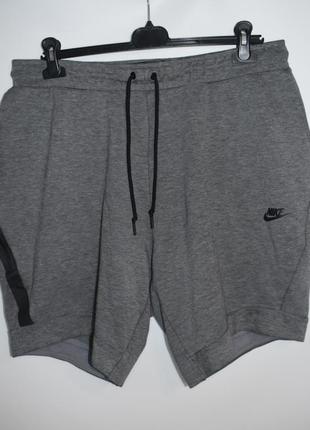 Шорти nike tech fleece