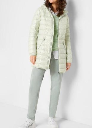 Куртка пухова 38eu