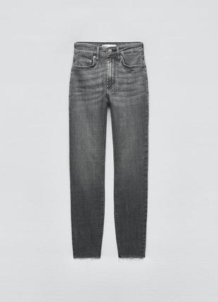 Красивые серые джинсы zara оригинал, размер 38 маломерят на 34