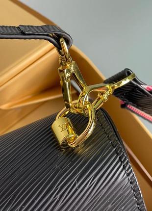 Женская сумка louis vuitton twist mm bag black/gold4 фото
