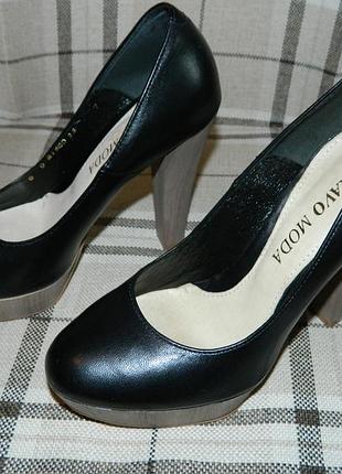 Чудові шкіряні туфлі