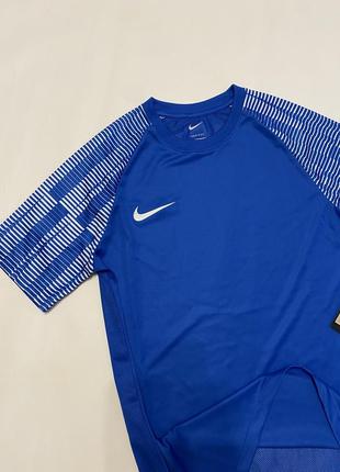 Нова спортивна футболка nike dri-fit оригінал6 фото