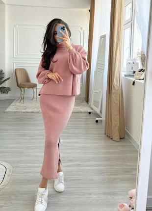 Стильный костюм теплый юбка +свитер черный розовый белый