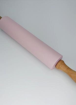 Силиконовая скалка 43 х 5.5 см c деревянными ручками розовый stenson 29931 фото