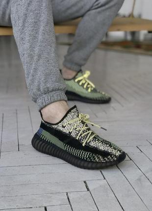 Шикарные кроссовки адидас yeezy boost 35010 фото