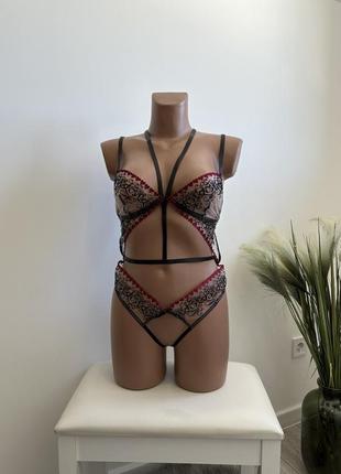 Красивий боди від victoria’s secret