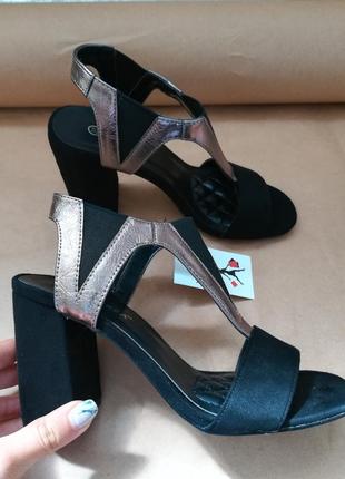 Черные женские босоножки на удобном каблуке 36 размер vinceza