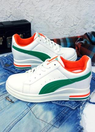 Кроссовки с танкеткой, сникеры