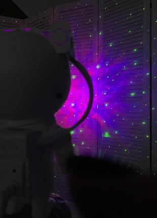 Нічник проектор зоряного неба астронавт великий