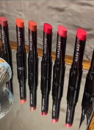 Суперзволожувальна помада mary kay 8 кольорів