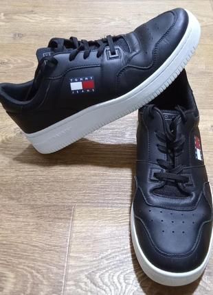 Сникеры tommy hilfiger из натуральной кожи.