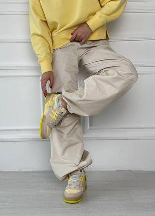 Прекрасные женские кроссовки adidas forum low x bad bunny yellow жёлтые с бежевым8 фото