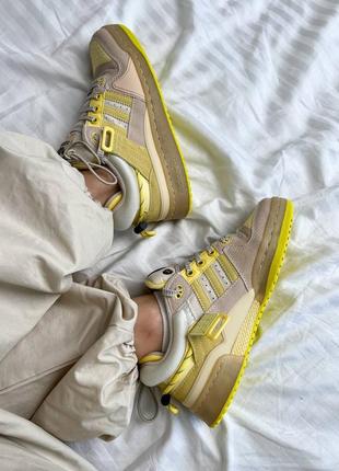 Прекрасные женские кроссовки adidas forum low x bad bunny yellow жёлтые с бежевым9 фото