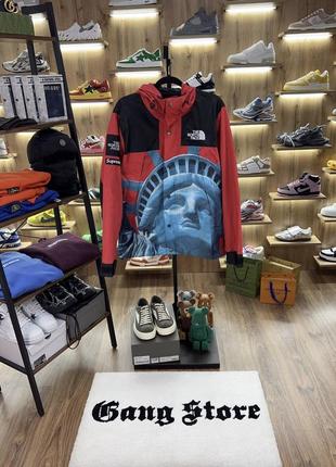 Куртка supreme x The north face map statue of liberty red