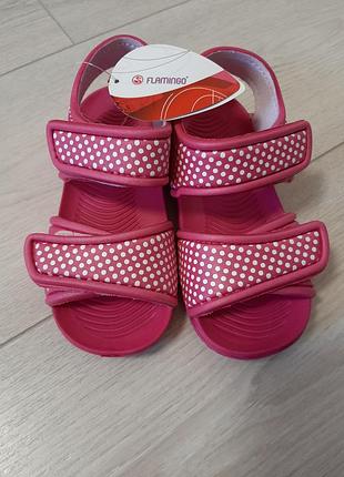 Нові дитячі сандалії фламінго