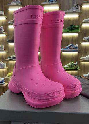 Резиновые сапоги balenciaga x crocs rain boots pink2 фото