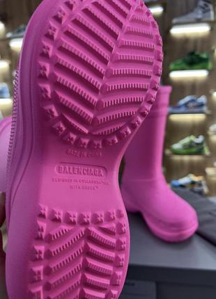 Резиновые сапоги balenciaga x crocs rain boots pink6 фото