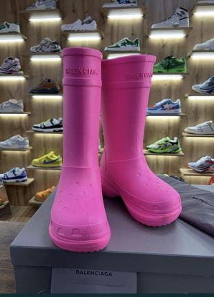 Резиновые сапоги balenciaga x crocs rain boots pink3 фото