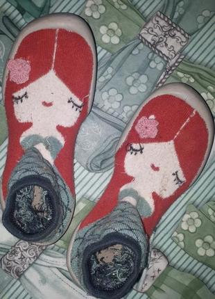 Фірмові капці дівчачі черевички гарненькі русалочки з блиском.
