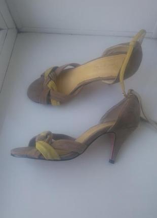 Элегантные фирменные замшевые босножки edith & ella р.39 (дания)