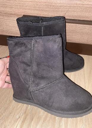 Угги на танкетке