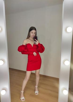 Эффектное красное платье с объемными рукавами от misspap5 фото