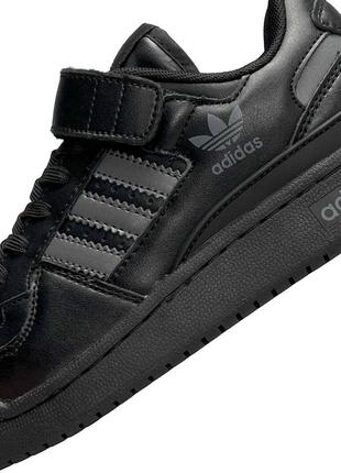 Adidas forum low чорні