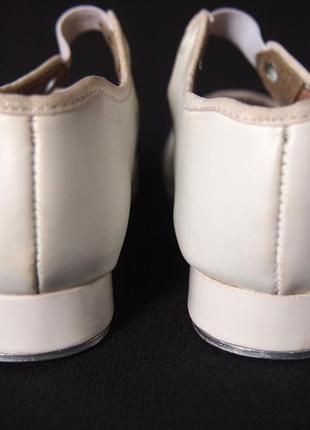 Размер 9 (27) 3-4 года туфли для танцев (степ, чечетка)  capezio, б/у.5 фото