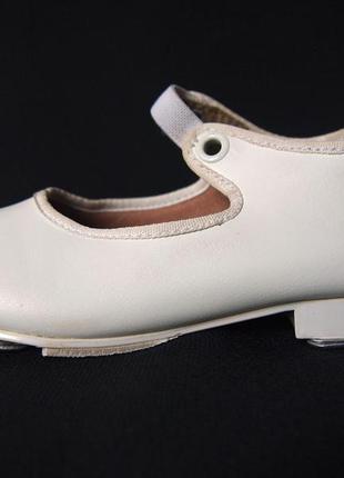 Размер 9 (27) 3-4 года туфли для танцев (степ, чечетка)  capezio, б/у.3 фото
