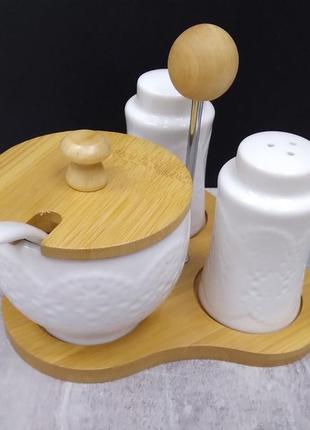 Набір для спецій 3 предмети на бамбуковій підставці interos соломинка-перечниця, цукорниця pj021524 фото