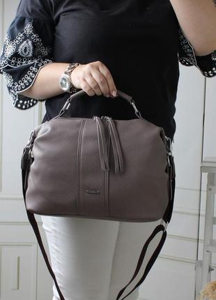 Женская сумка на два отделения с короткой ручкой и плечевым ремнем6 фото